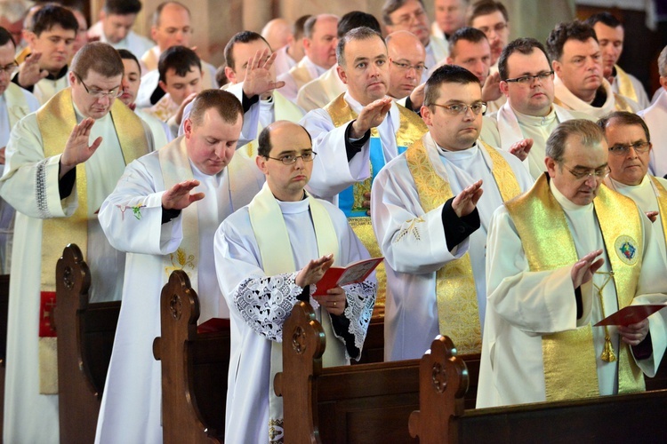 Wielki Czwartek - poświęcenie olejów