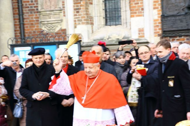 Święcenie pokarmów wielkanocnych. Kraków - 2015