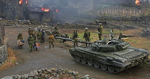 Akcja filmu „Rozdzieleni” rozgrywa się w 1999 roku,  czyli na samym początku II wojny czeczeńskiej