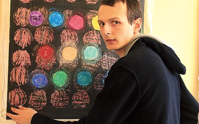 Pasją Tomka Nowakowskiego chorego na autyzm, ucznia ZPSW w Głogowie, jest plastyka. W MBP zorganizowano wystawę jego prac