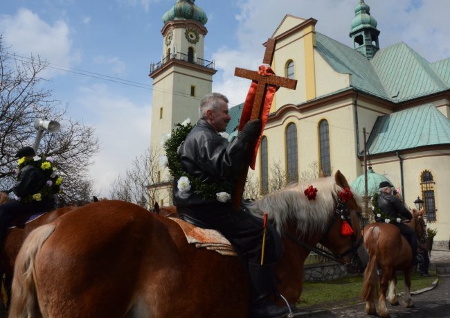 Procesja konna w Ostropie