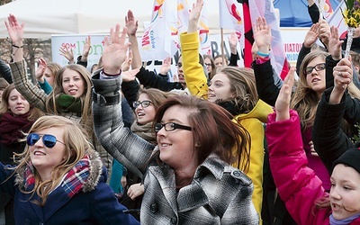  Okazuje się, że wielu młodych chce iść za Jezusem i czynią to z wielką radością