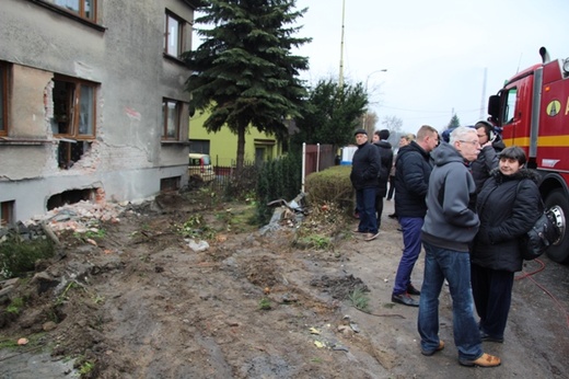 Samochód uderzył w dom w Czechowicach-Dziedzicach