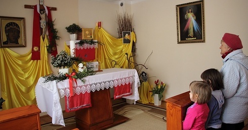 Kaplica domu zakonnego sióstr pasjonistek św. Pawła od Krzyża w Domaniewicach