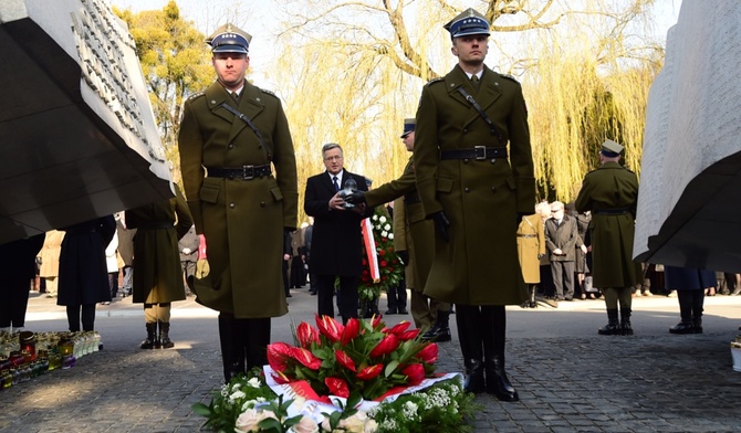 Minuta ciszy na Powązkach