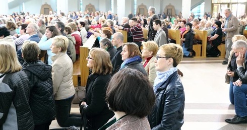 Pielgrzymi ze Świdnicy w sanktuarium Bożego Miłosierdzia