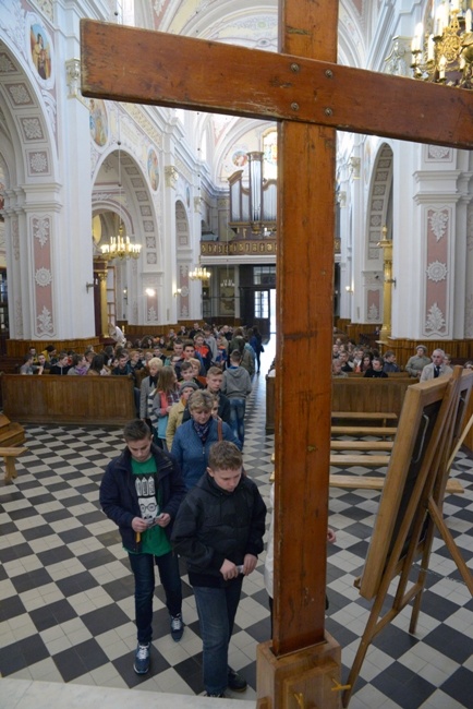 Peregrynacja symboli ŚDM w Szydłowcu i Opocznie