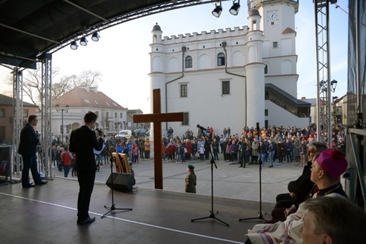 Peregrynacja symboli ŚDM w Szydłowcu i Opocznie