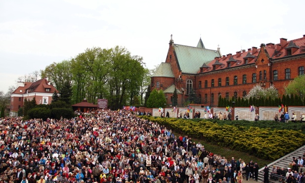 Przyszli po morze łask