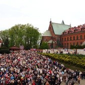 Przyszli po morze łask