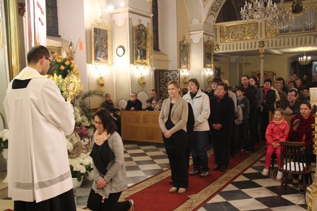 Wieczór uwielbienia Bożego Miłosierdzia w Zabrzegu