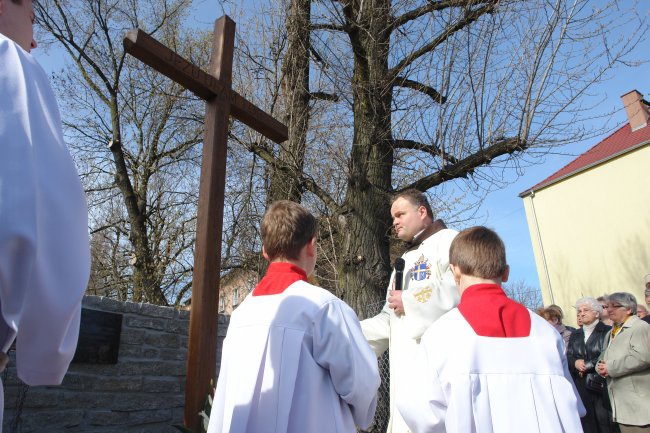 Krzyż w parafii franciszkańskiej w Gliwicach