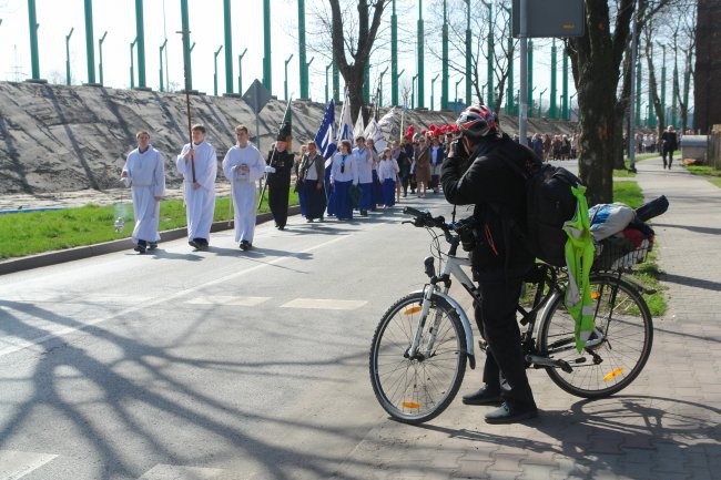 Krzyż w parafii franciszkańskiej w Gliwicach