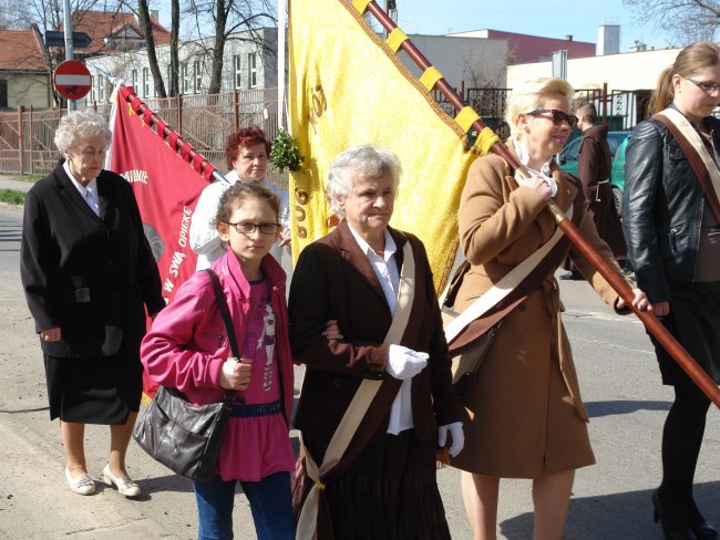 Krzyż w parafii franciszkańskiej w Gliwicach