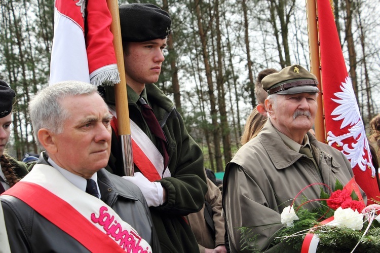 Obchody 75. rocznicy zbrodni katyńskiej w Głogowcu