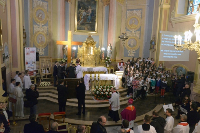 Symbole ŚDM w Przysusze, Kozienicach, Jedlińsku i Zwoleniu