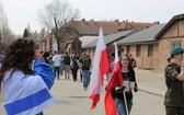 Młodzi uczestnicy Marszu Żywych w Auschwitz I