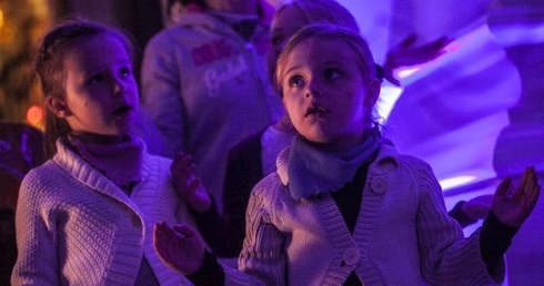 Radosny wieczór uwielbienia