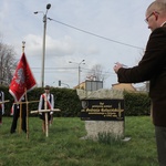 Dąb pamięci płk. Andrzeja Hałacińskiego ma 5 lat