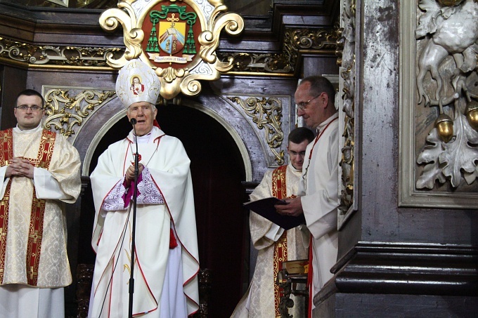 Ustanowienie lektorów i ceremoniarzy