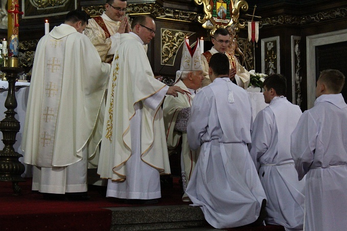 Ustanowienie lektorów i ceremoniarzy