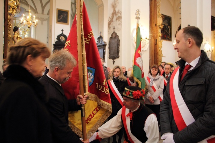 Poświęcenie sztandaru pszczelarzy