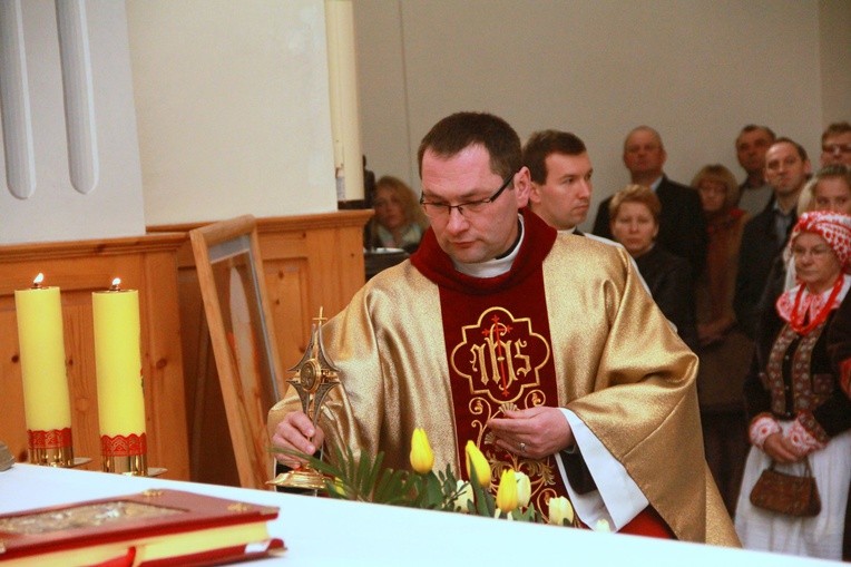 Relikwie św. Jana Pawła II w Podegrodziu