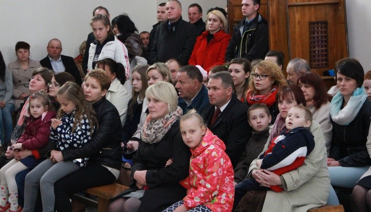 Relikwie św. Jana Pawła II w Podegrodziu