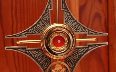 Relikwie św. Jana Pawła II w Podegrodziu