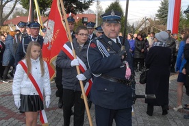 W procesji z obrazem wyróżniali się strażacy