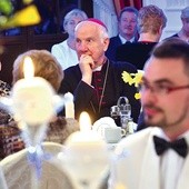 Biskup Ignacy Dec rokrocznie bierze udział w balu charytatywnym