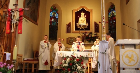 Eucharystii w korbielowskiej świątyni przewodniczył bp Roman Pindel