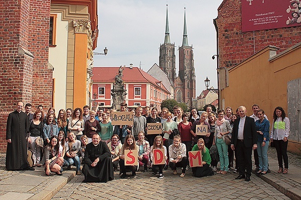  Zadanie, które stoi przed wrocławskim sztabem przygotowań do ŚDM jest ogromne, ale nie oznacza tylko pracy. Wolontariat to także mnóstwo fantastycznej zabawy