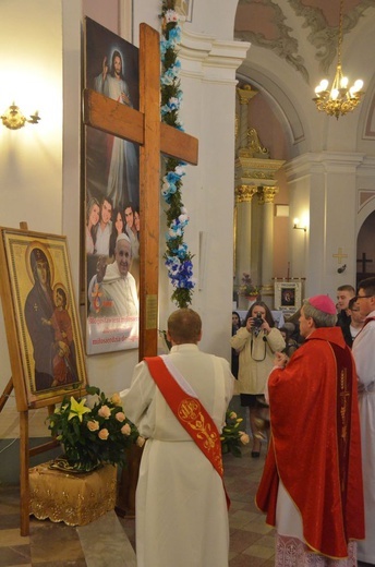 Symbole ŚDM w Ostrowcu Świętokrzyskim 