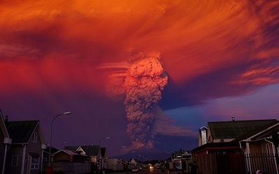 Erupcja wulkanu jak wybuch atomowy