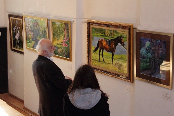 Malują ustami i nogami