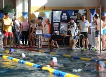 W bielskim basenie Troclik płynęło do Rzymu prawie 600 osób