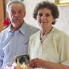  Pani Rozalia i pan Stefan są małżeństwem od 50 lat Po prawej: Stobno, 19 kwietnia 1965 r. 