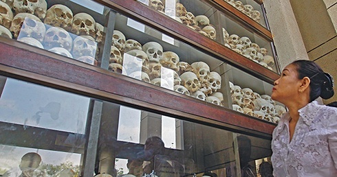 Centrum Ludobójstwa Choeung Ek w Phnom Penh jest jednym z nielicznych miejsc przypominających o zbrodniach Czerwonych Khmerów
