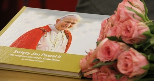 Słyszę jego głos: Arturo!