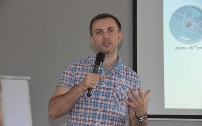 Wykład poprowadził dr Tomasz Rożek
