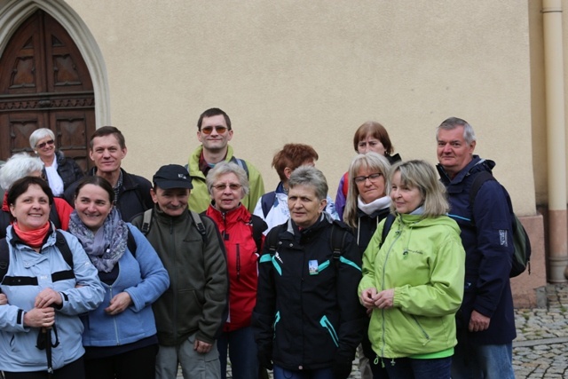 Pielgrzymi z Cieszyna w drodze do Łagiewnik