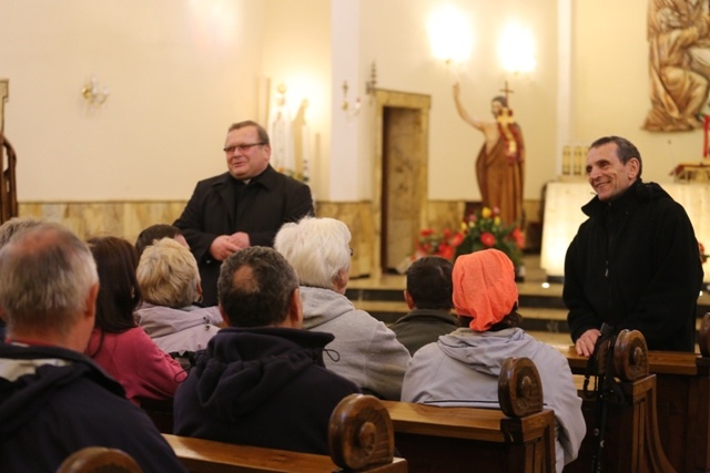 Powitanie pielgrzymów w kościele św. Franciszka z Asyżu w Wapienicy