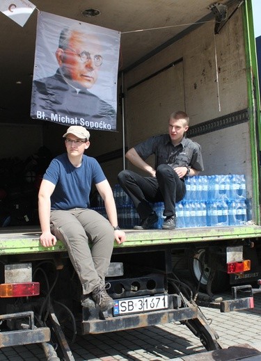 Pakowanie bagaży pieszych pielgrzymów