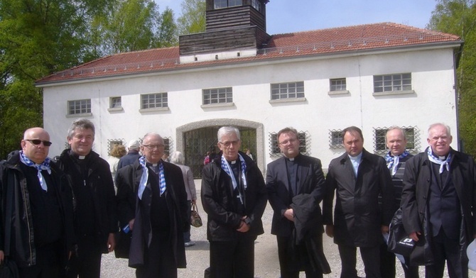 Jak zachowałbyś się w Dachau?