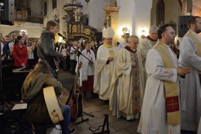 Wielkanocne czuwanie młodzieży