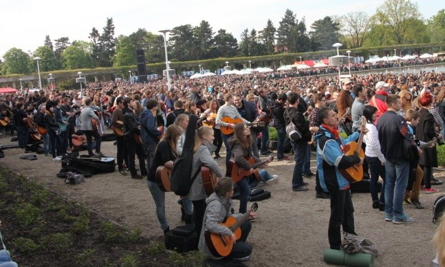 Gitarowy Rekord Guinnessa 2015