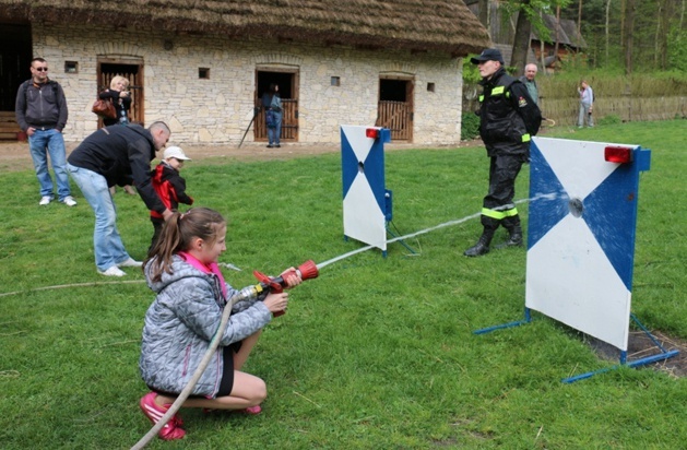 "Pali się! Majówka ze strażakiem Waldkiem"