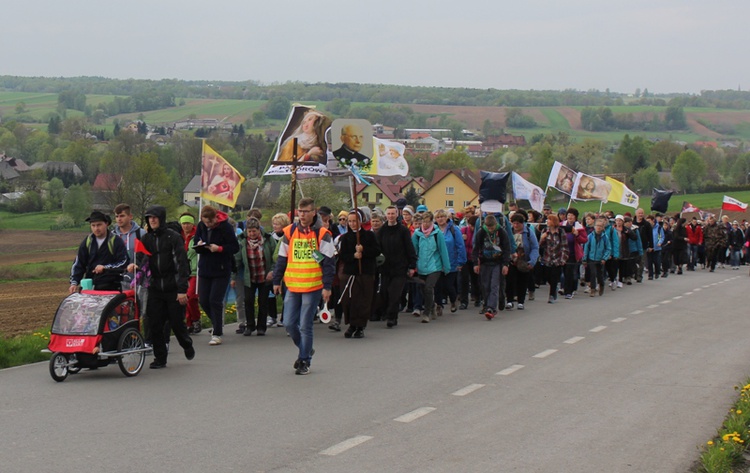 Na trasie drugiego dnia: przez Wieprz i Tomice do Wysokiej