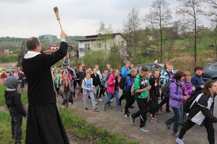 Na trasie drugiego dnia: przez Wieprz i Tomice do Wysokiej